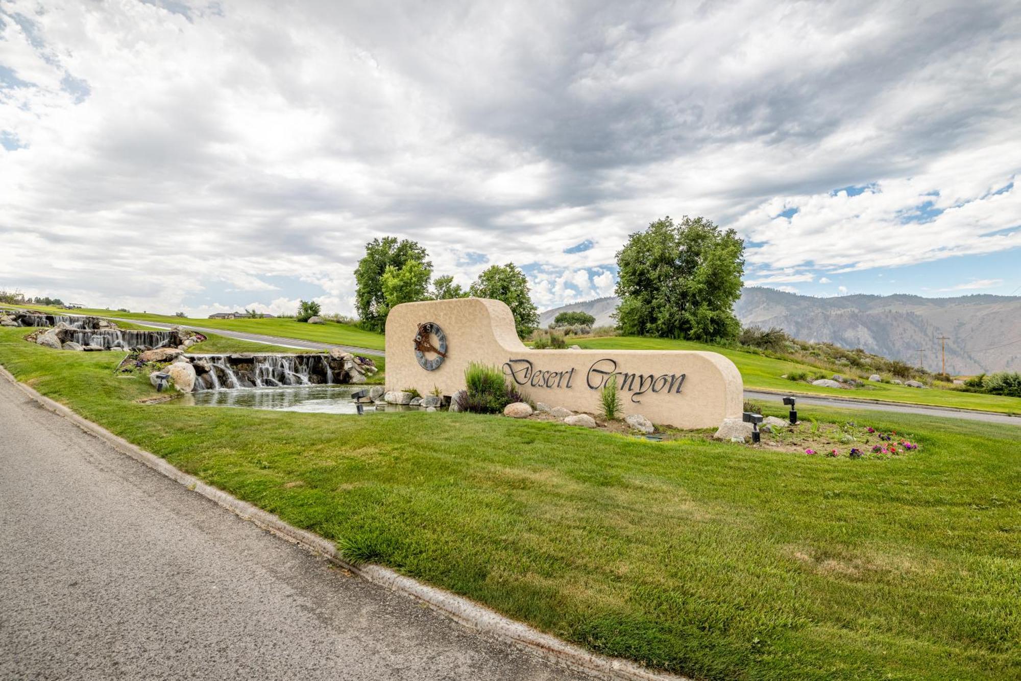 Desert Canyon Golf Resort Orondo Exterior photo